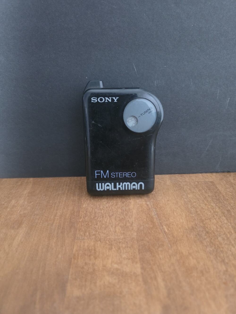 Sony Walkman SRF-26 FM/AM Radio Stereo Clip On Awesome Pocket Size Tested